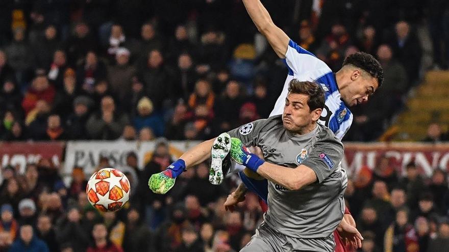Casillas mantiene con vida al Oporto en Roma