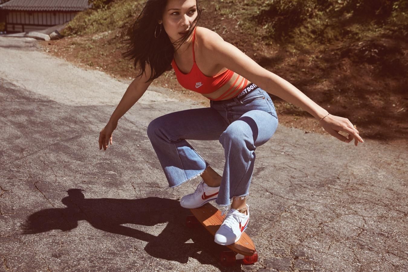 Bella Hadid y Nike Cortez