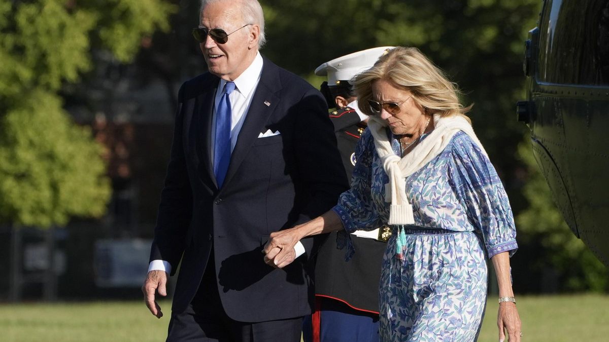 Joe Biden, junto a su esposa Jill.