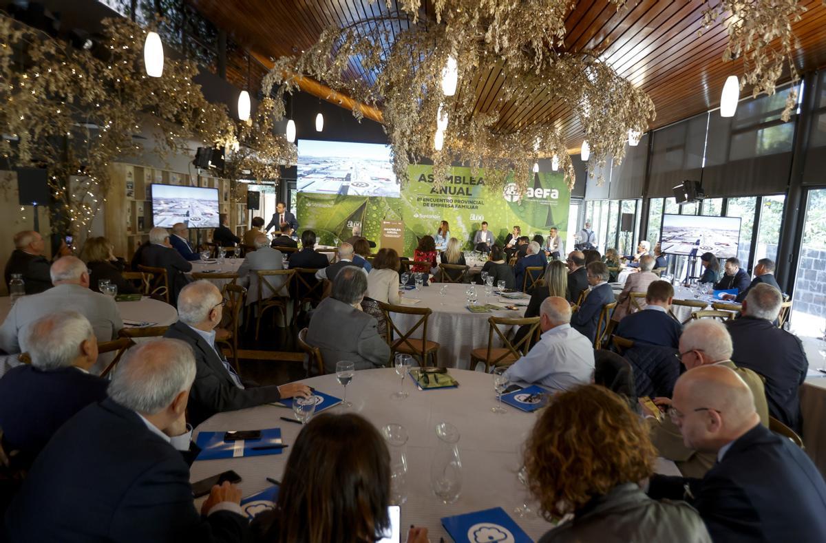 Un momento del acto organizado por Aefa en el restaurante El Maestral.