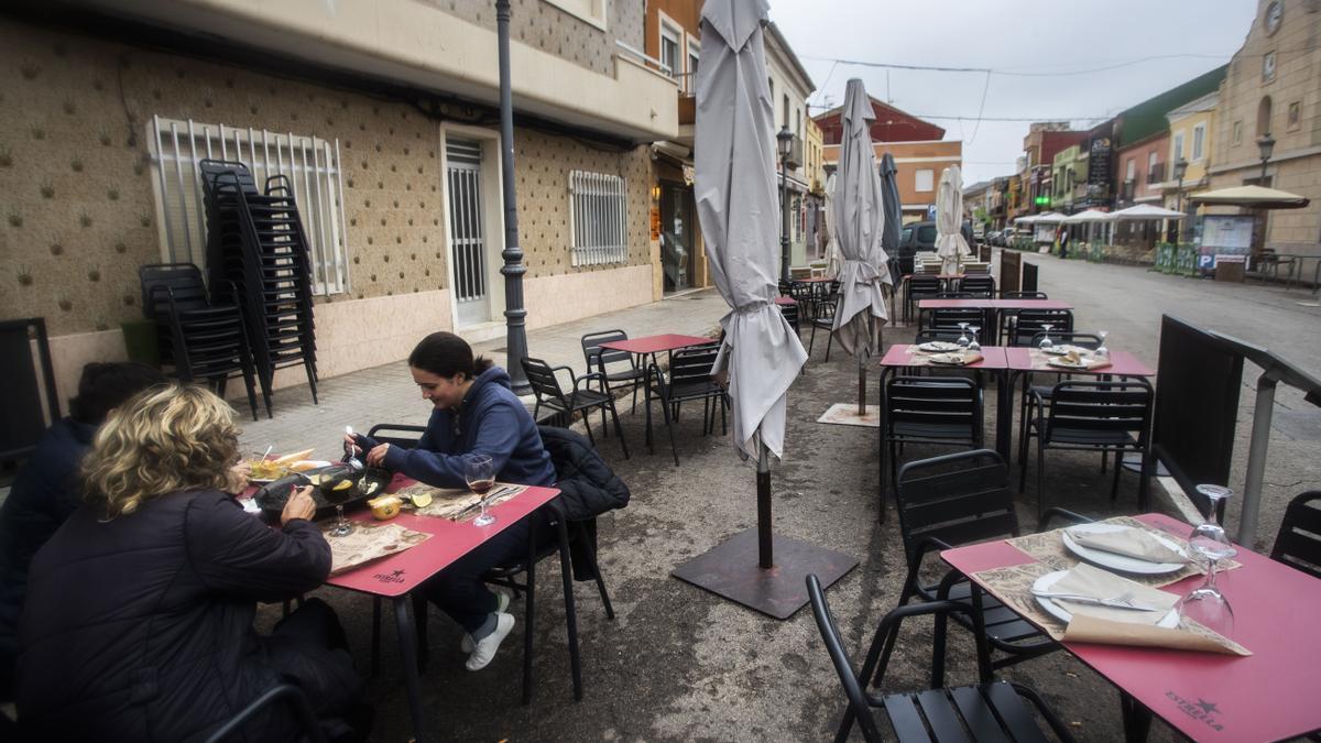 Terrazas en uno de los restaurantes del Palmar.