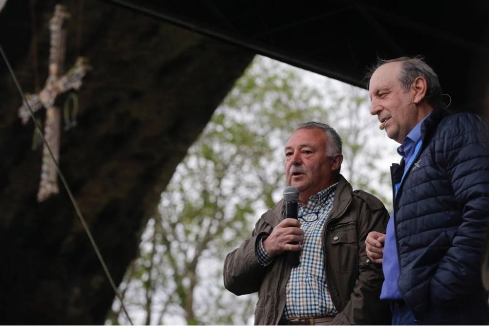 Subasta del campanu en Cangas de Onís