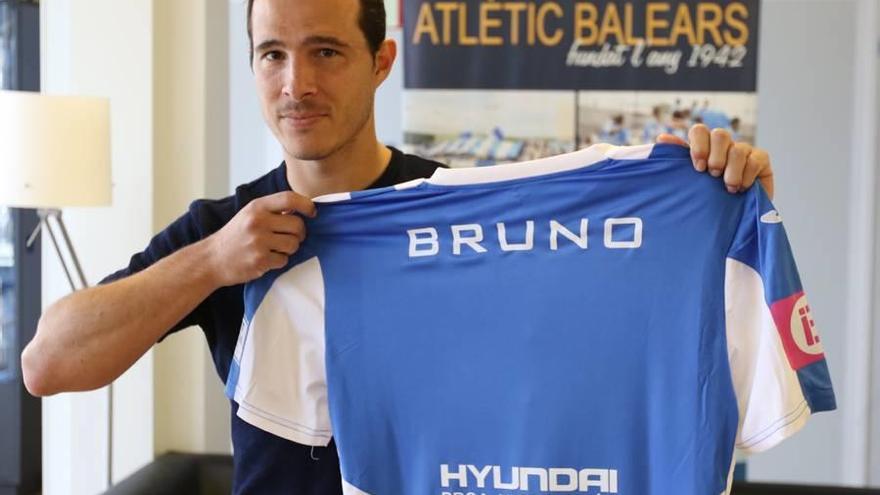 Bruno Herrero ayer con la camiseta del Atlético Baleares.