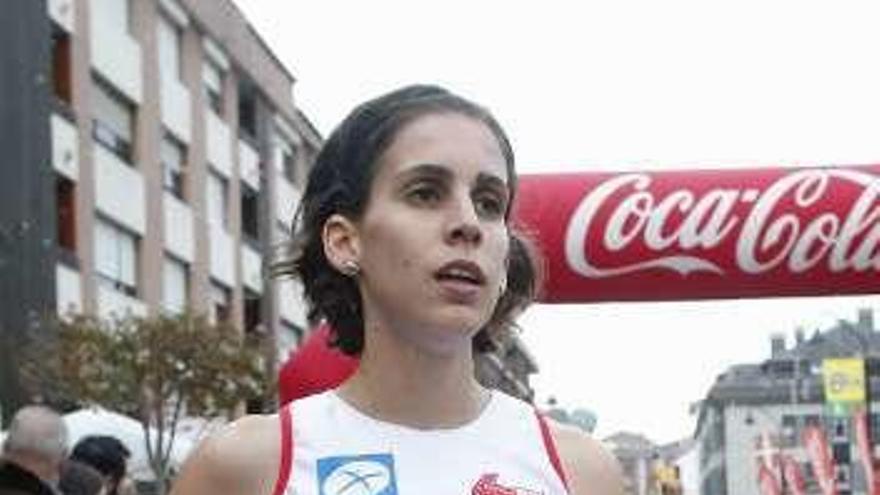 Paula González, Lucía Álvarez e Isabel Barreiro, en el Europeo de cross