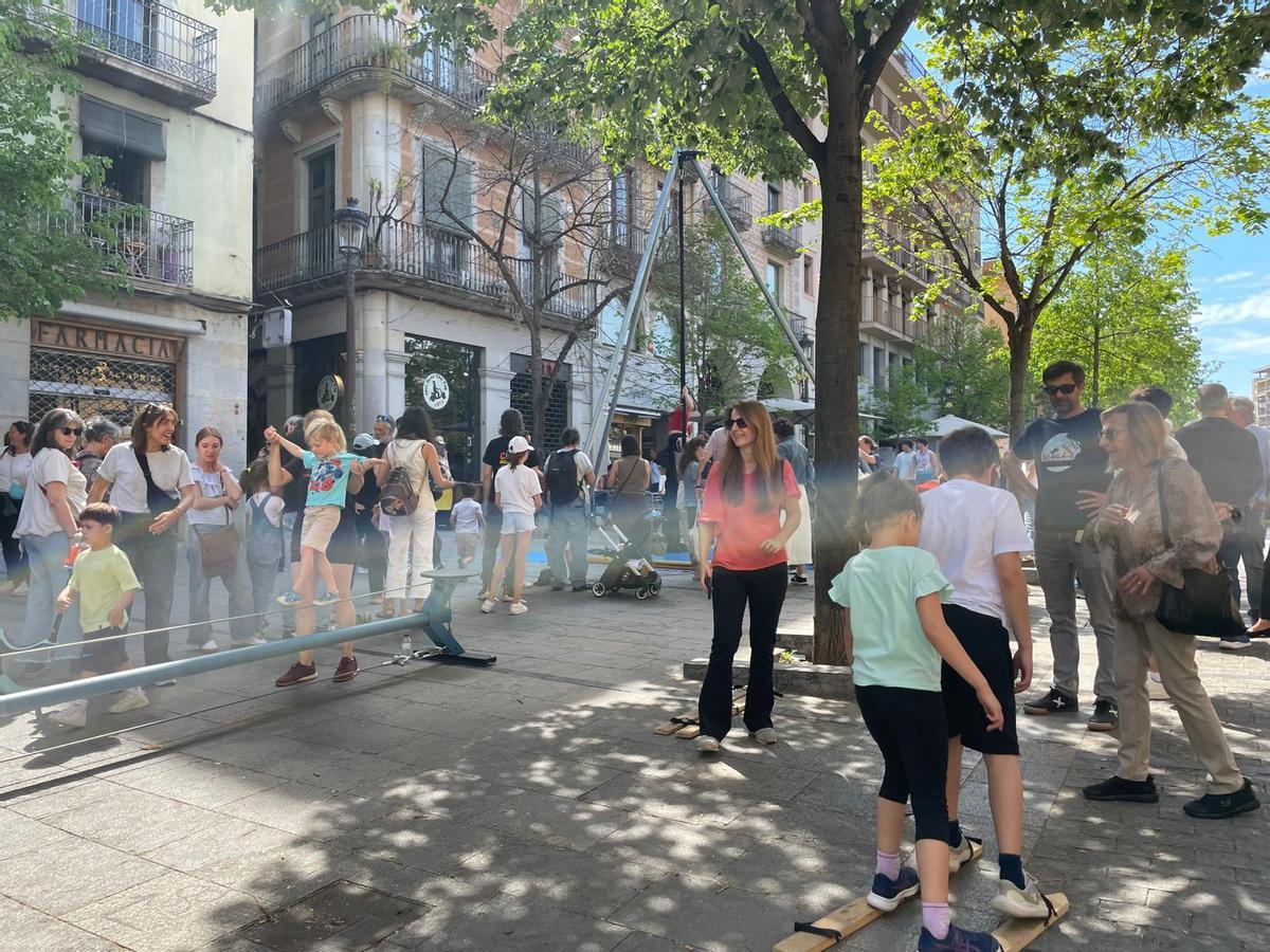 Diumenge de circ i música a la Rambla per les Festes de Primavera