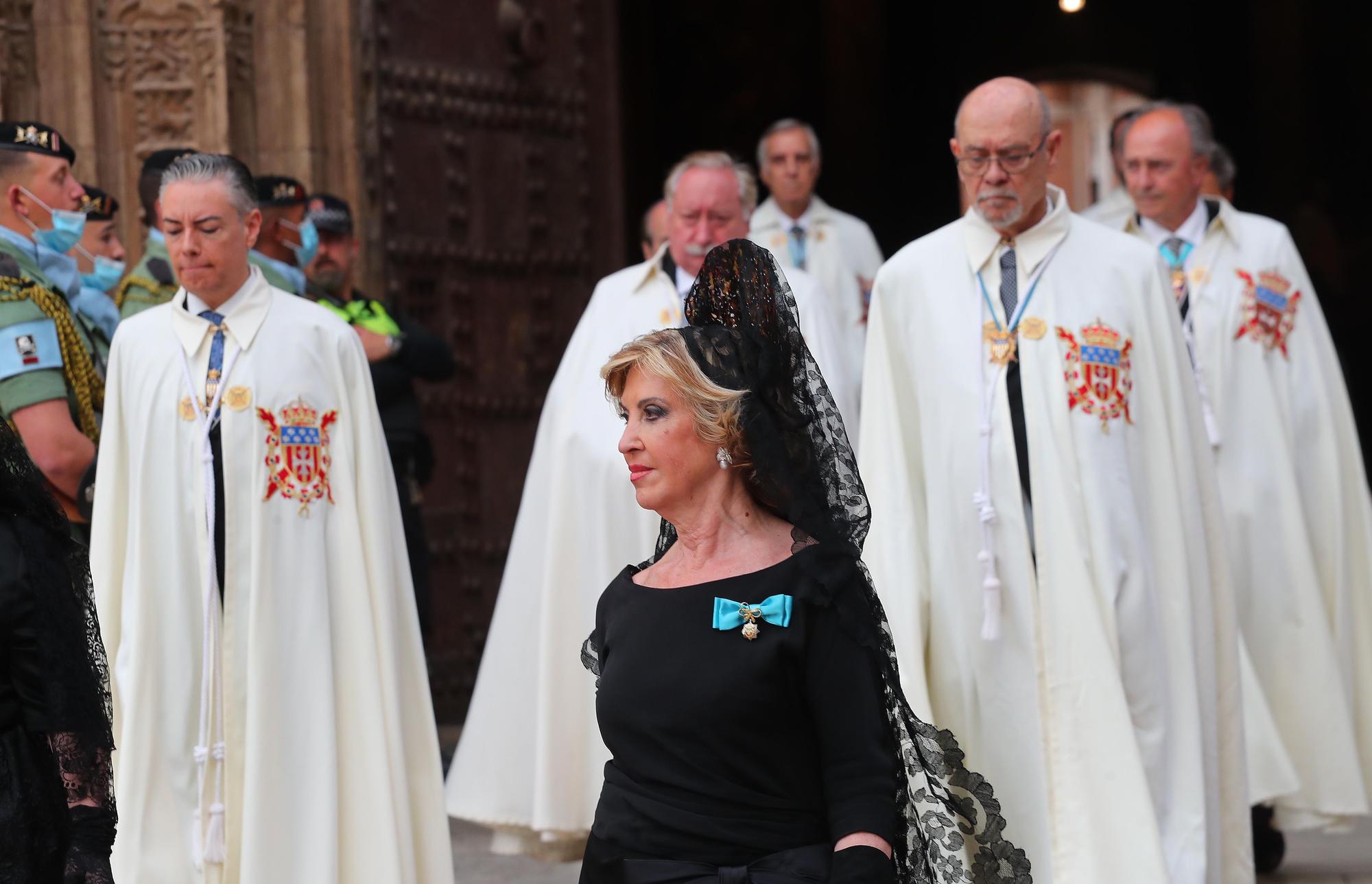 La Geperudeta recorre València en la procesión general