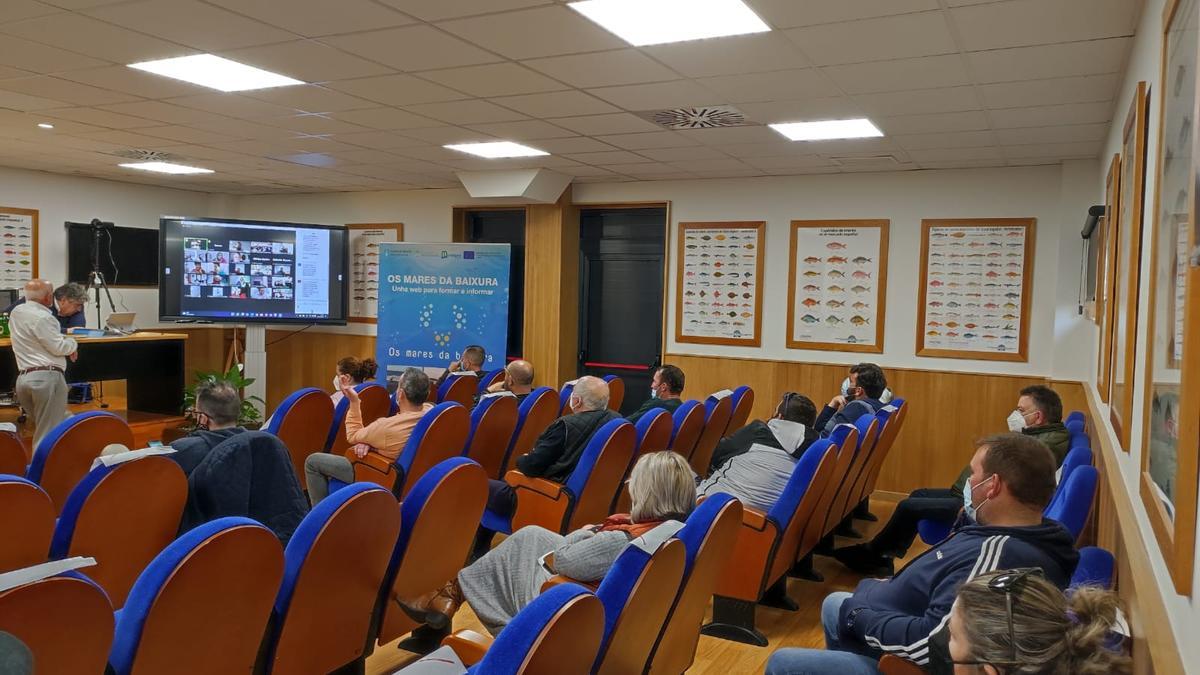 Un momento de la reunión de ayer en la Federación Provincial de Confrarías de Pontevedra.