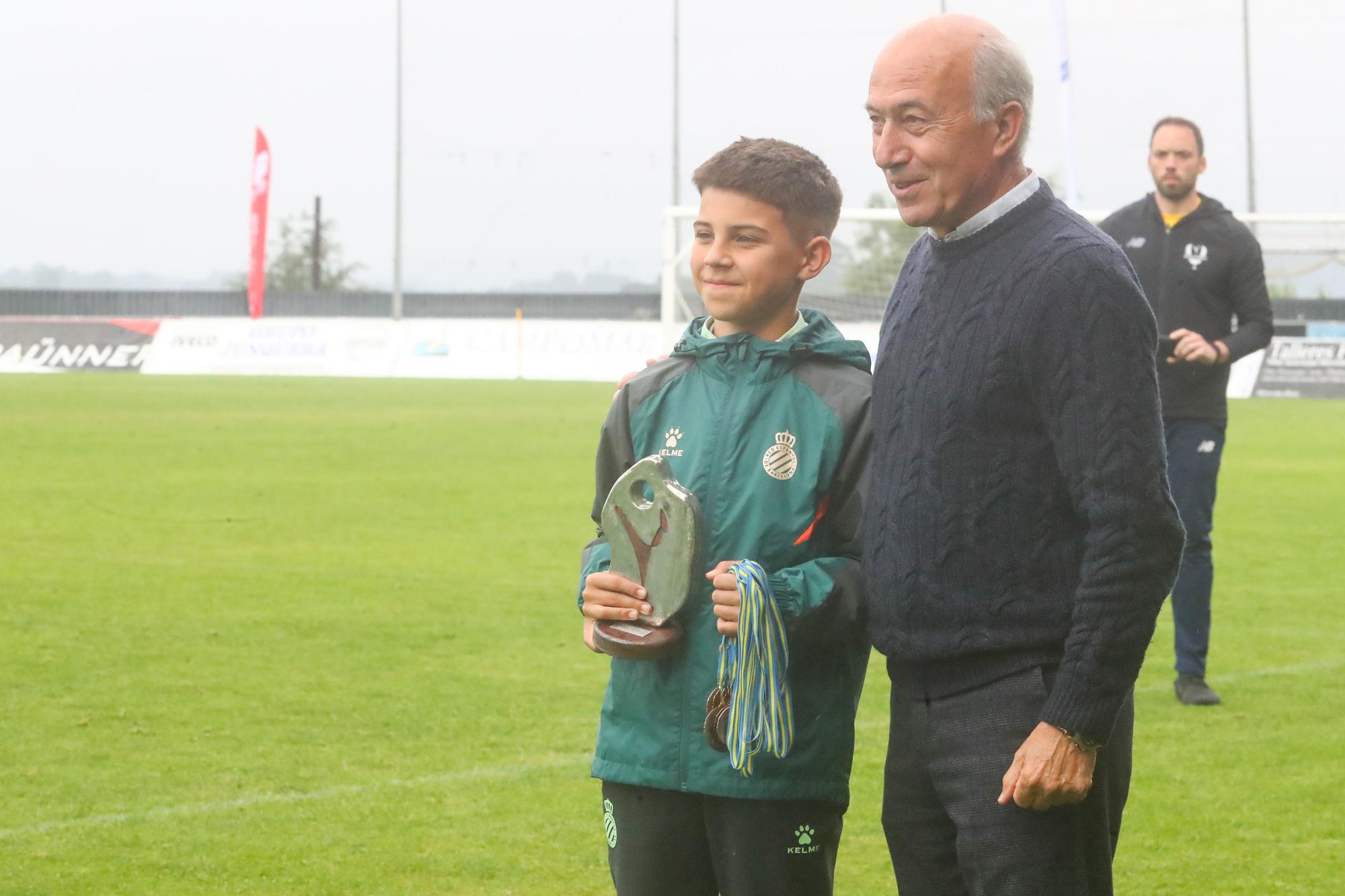 El Real Betis se hace con la corona del Arousa Fútbol 7