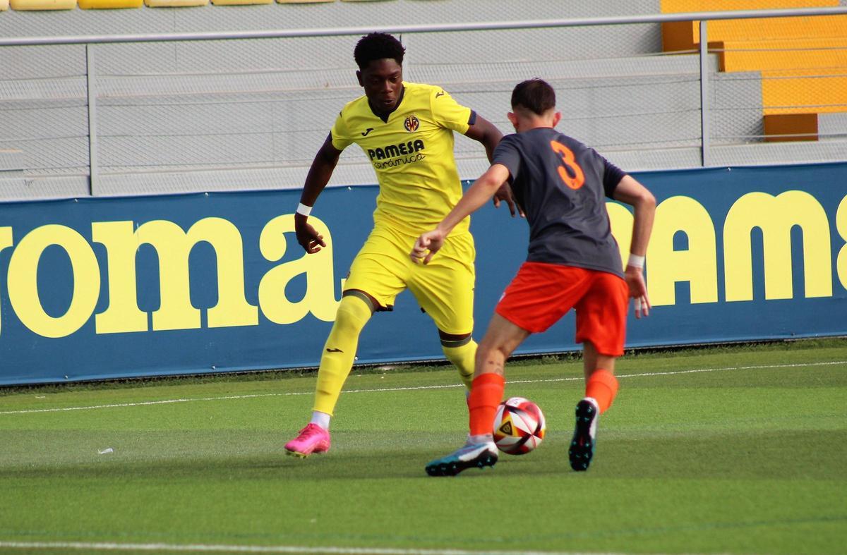 El internacional barakaldés ha jugado en la cantera del Villarreal las cuatro últimas campañas.