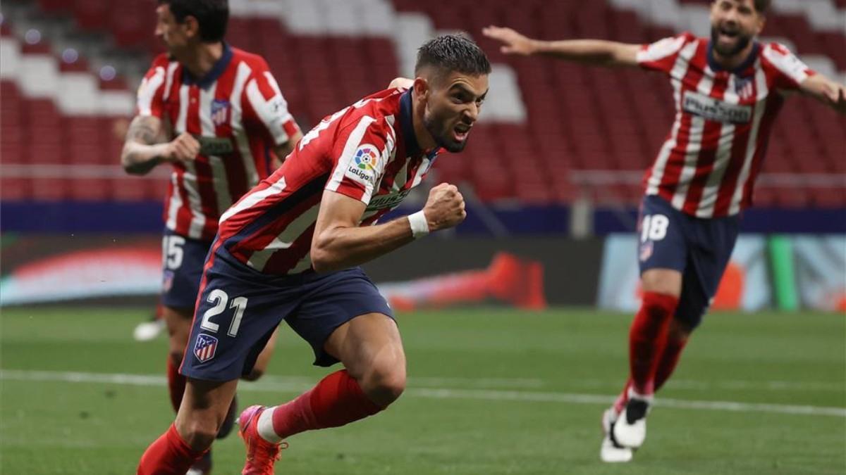 Carrasco celebra un gol para el Atlético ante la Real Sociedad.