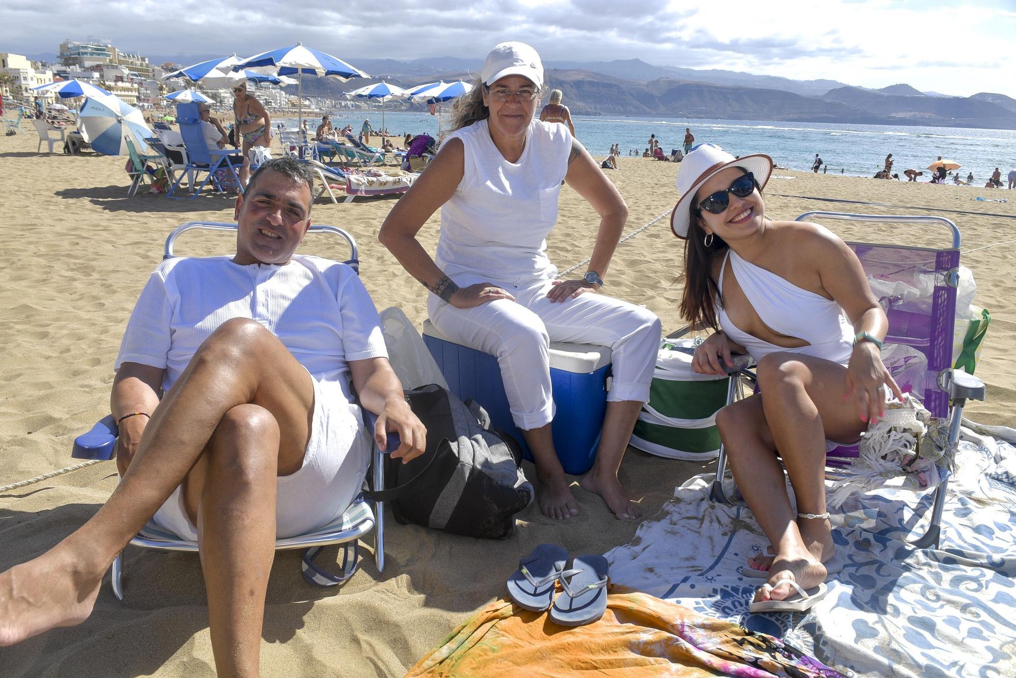 Tarde de la víspera de San Juan en la playa de Las Canteras