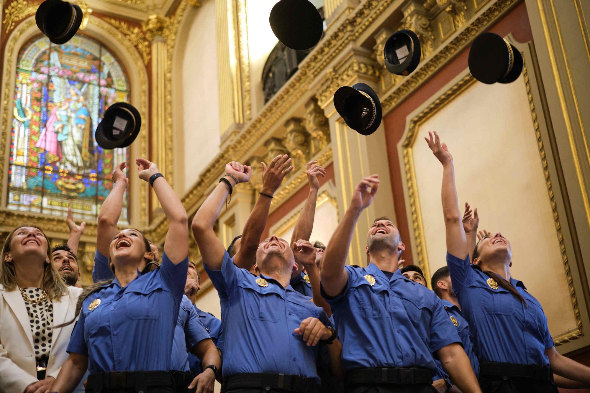 Toma posesión 30 nuevos agentes de la Policía Local Santa Cruz