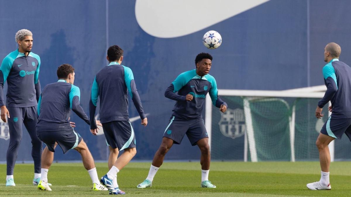 Balde, de frente, junto a Araujo, Christensen, Pedri y Romeu.