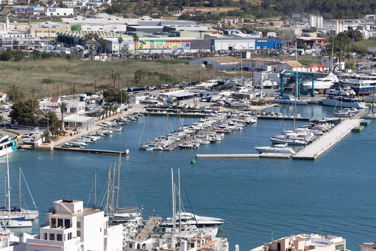 Una parte del puerto de Ibiza