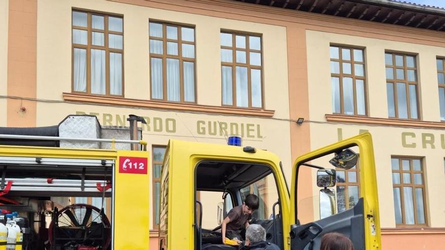 EN IMÁGENES: SIMULACRO DE EMERGENCIA EN EL COLEGIO BERNARDO GURDIEL DE GRADO