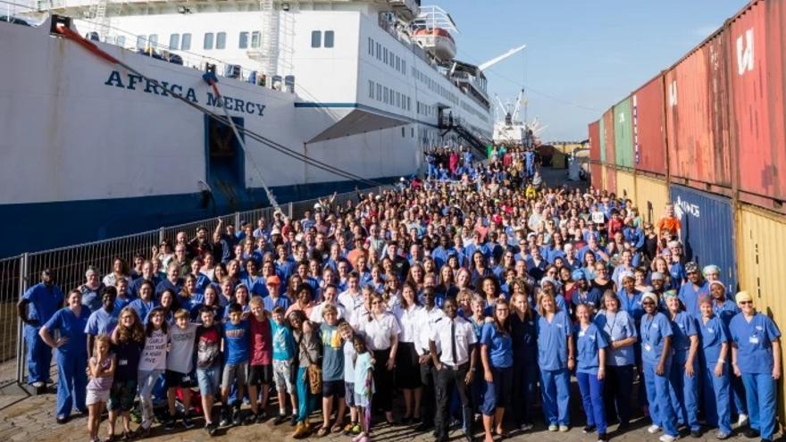 Uno de los hospitales flotantes de la organización no gubernamental Naves de Esperanza.