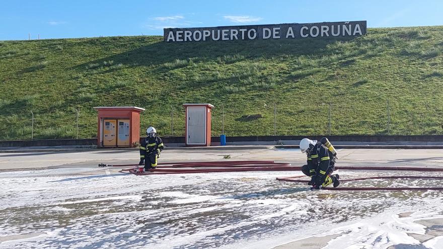 El aeropuerto de A Coruña realiza un simulacro general de accidente aéreo