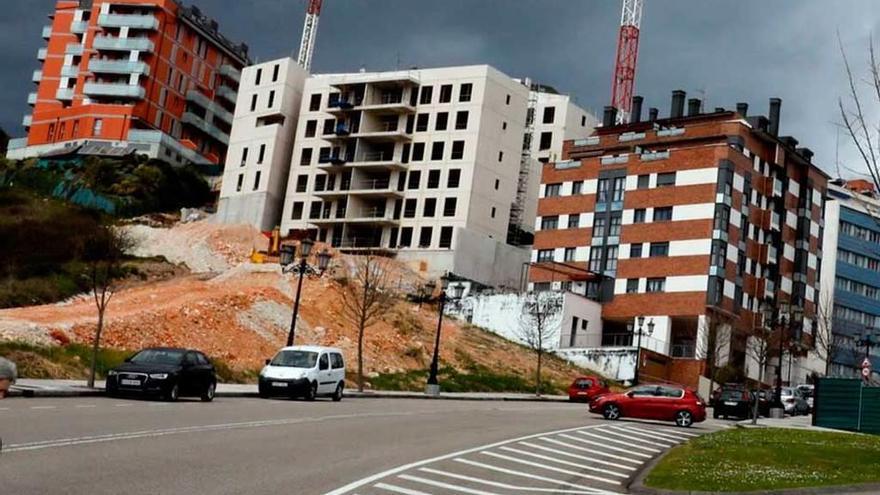 Edificios en construcción en la zona de Montecerrao.