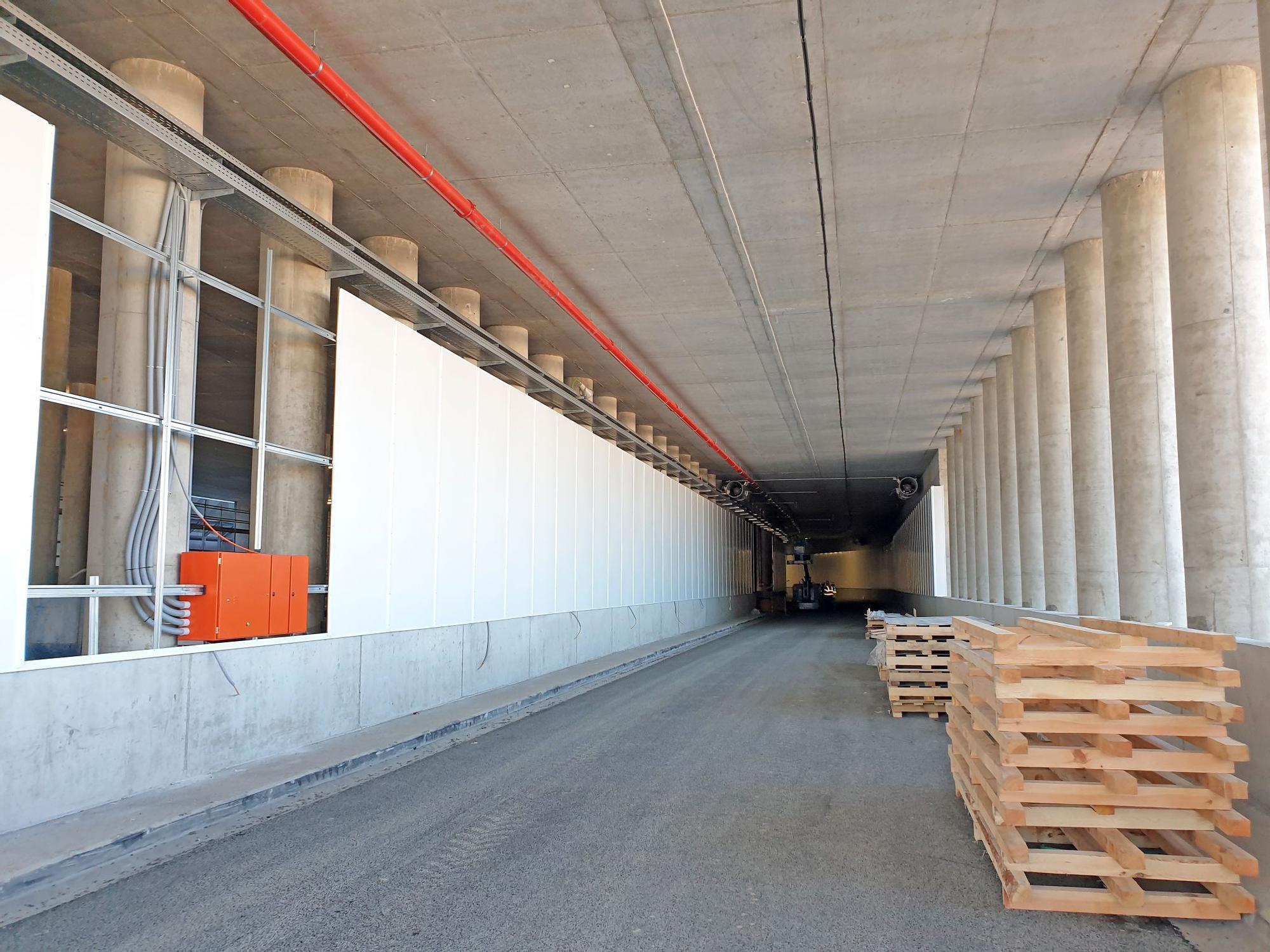 Abel Caballero inspecciona los avances en el túnel de Vialia hacia la AP-9