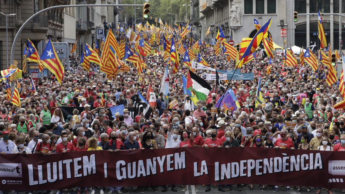 Vista de la cabecera de la manifestación en la Via Laietana.