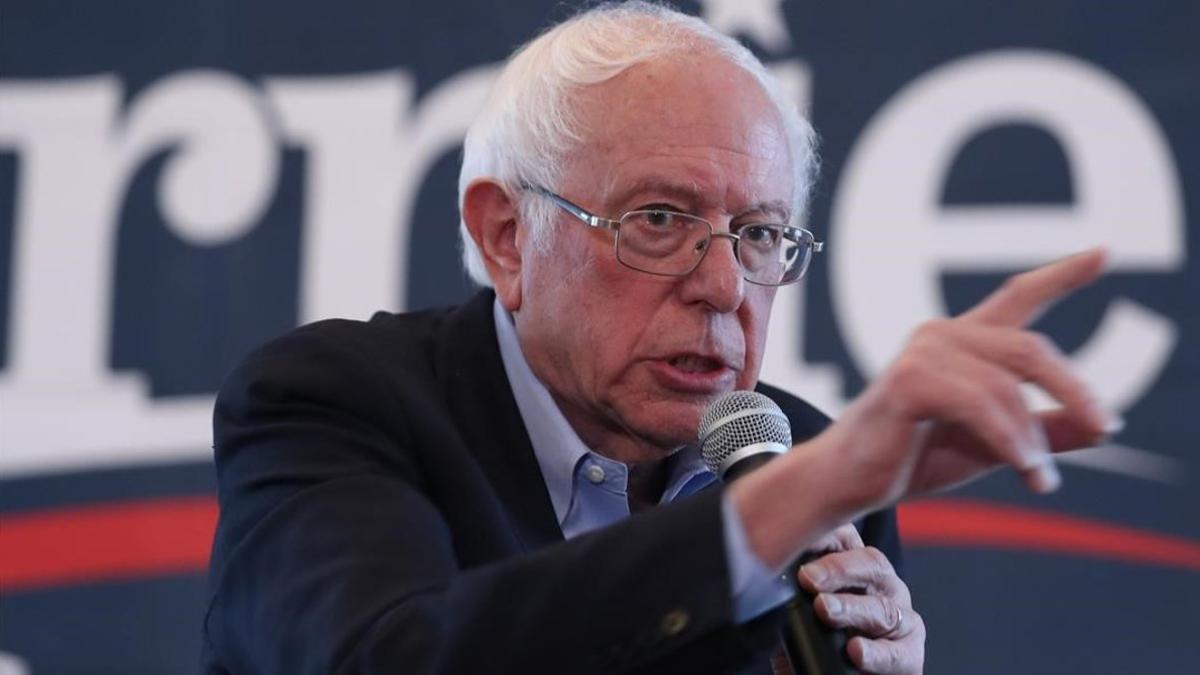 Bernie Sanders se dirige a sus seguidores en Des Moines, Iowa, este lunes.