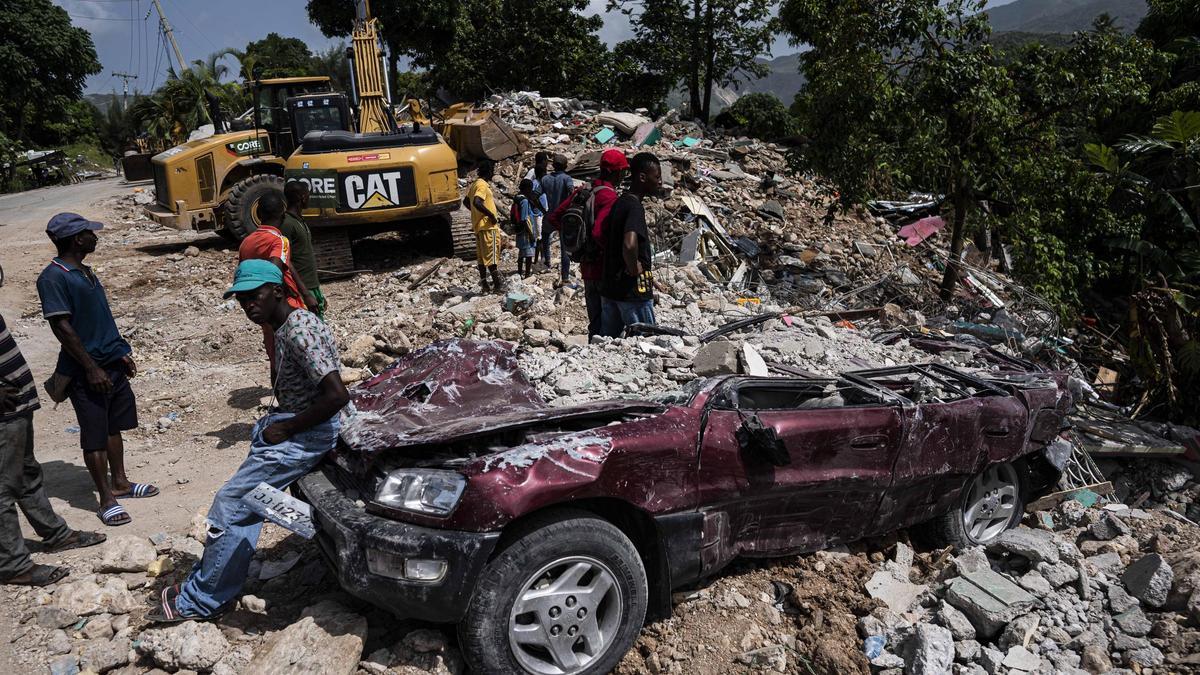 Labores de rescate tras el terremoto en Haití.