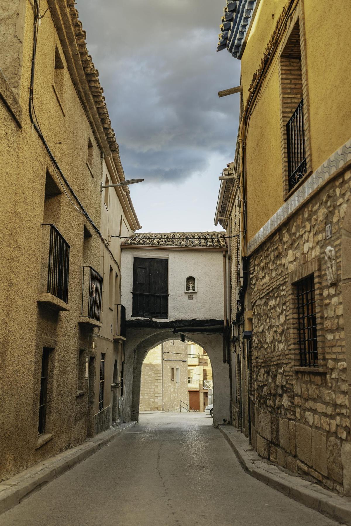 Puerta mudéjar, situada en la calle Mayor de Muel.