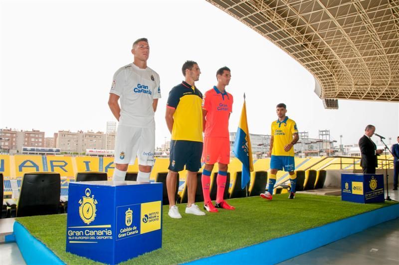 Presentación de las camisetas de la UD Las Palmas