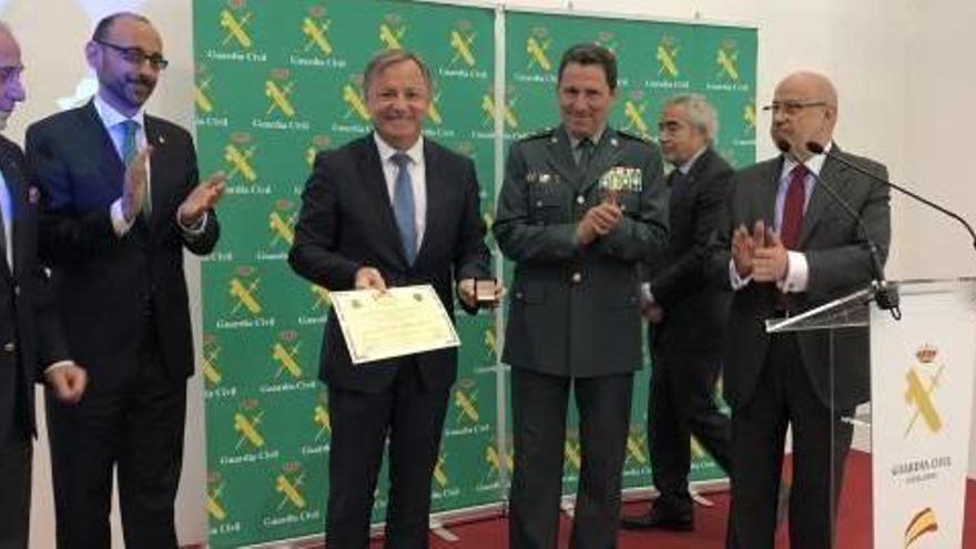 Moragues recibe la Insignia de Oro