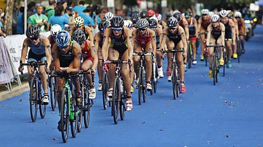 El triatló conquereix Banyoles