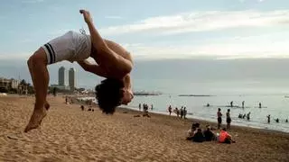 Las únicas zonas de las playas de Barcelona donde se puede practicar deporte