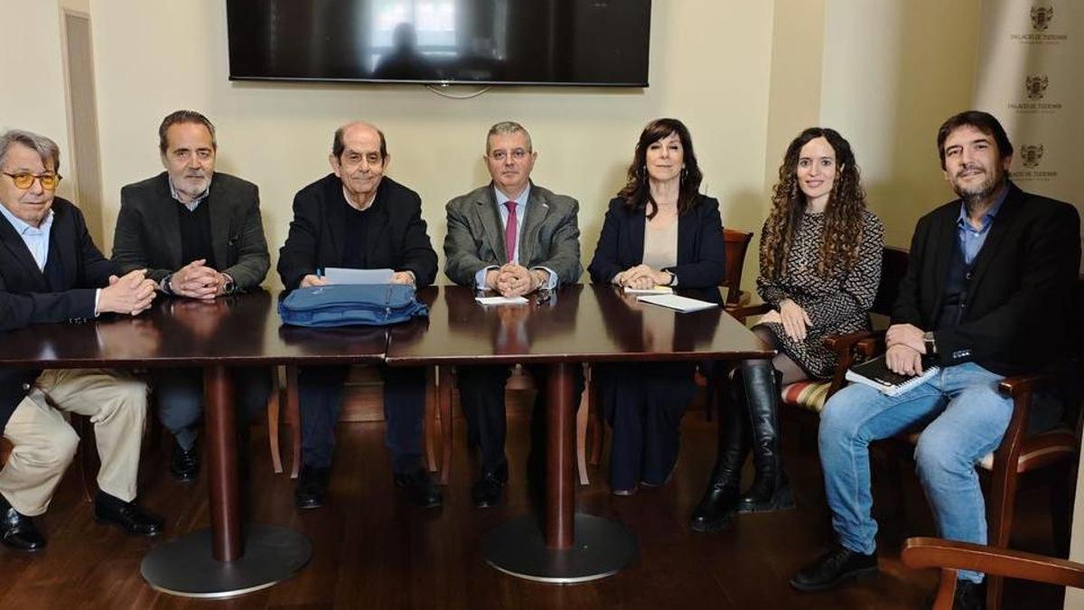 Jurado del Premio Internacional de Poesía Miguel Hernández /