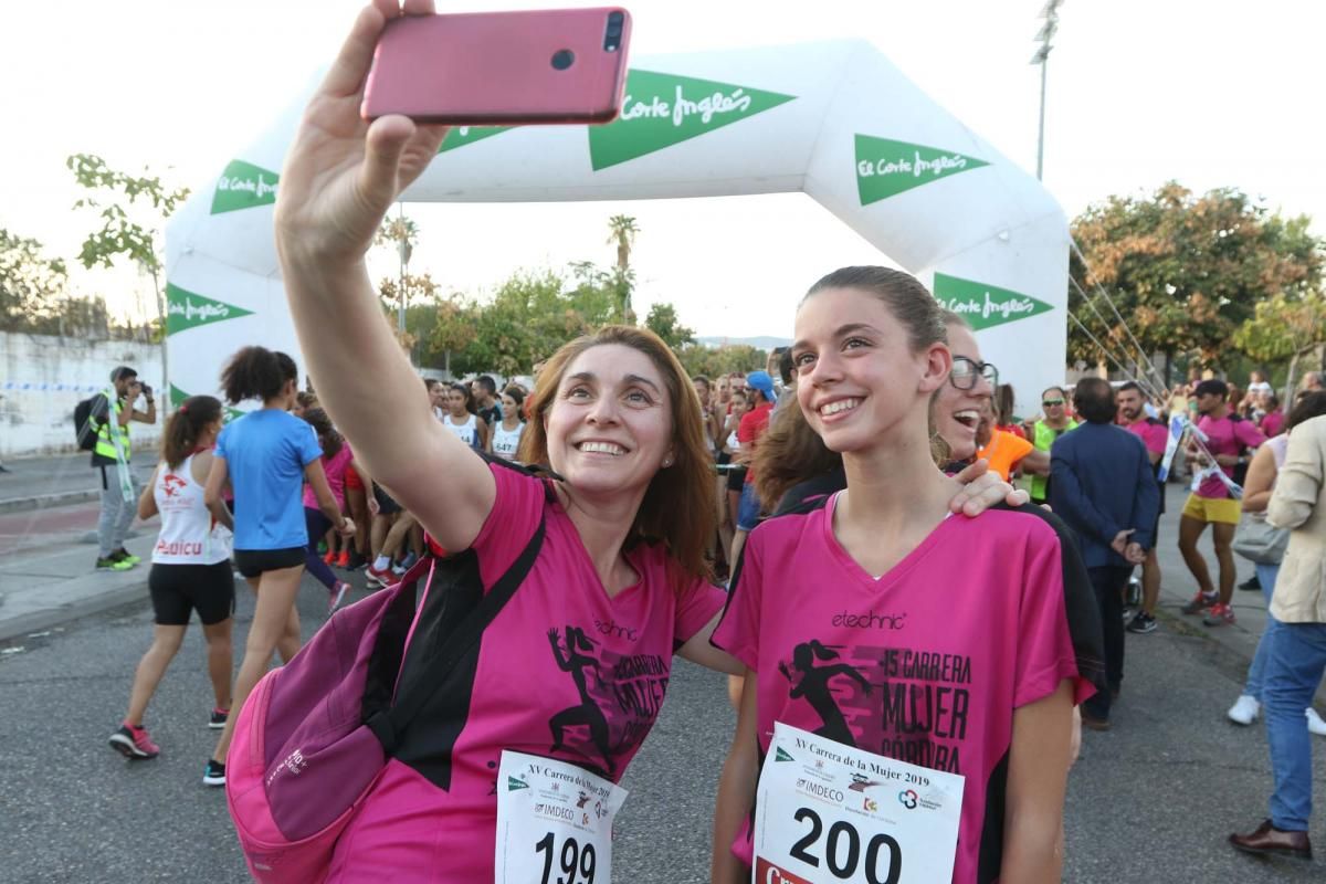 La marea rosa inunda las calles de Córdoba