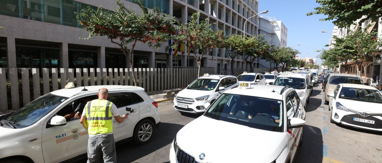 Huelga de taxis contras la VTC en Ibiza, hace dos años.