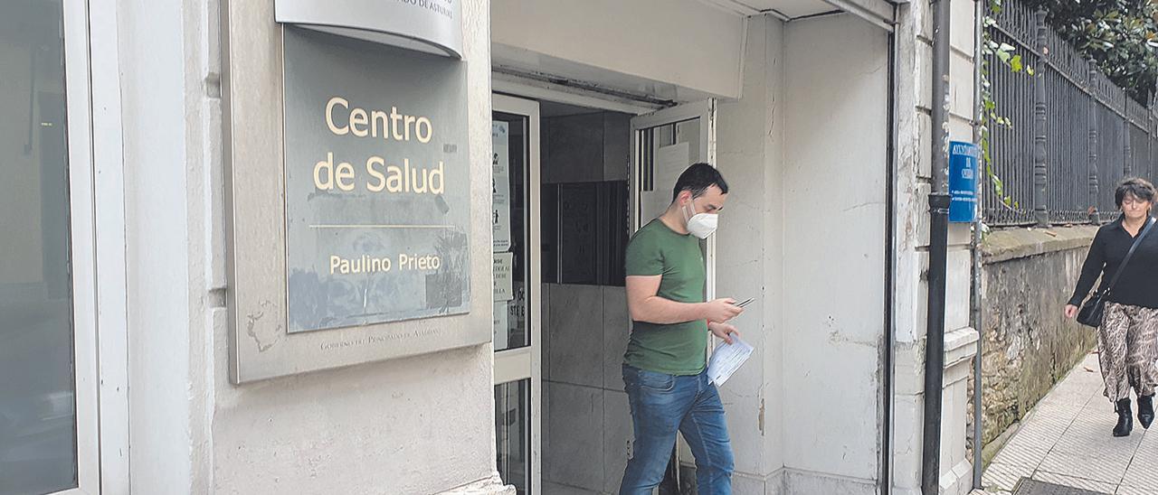 Acceso al centro de salud Paulino Prieto (Oviedo).