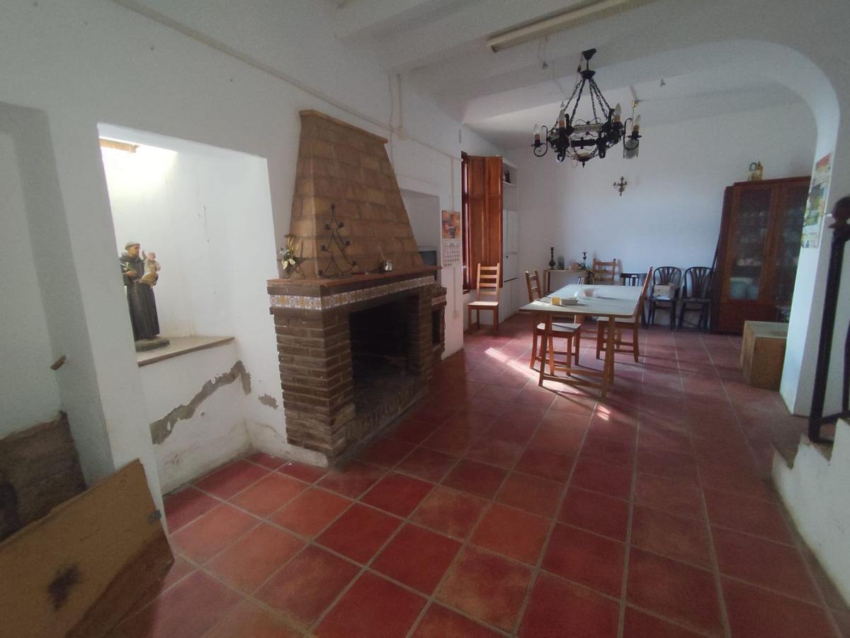 Galería de fotos: Una casa con molino sale a la venta en Burriana por 185.000 euros Galería de fotos: Una casa con molino sale a la venta en Burriana por 185.000 euros