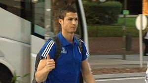 Els jugadors del Reial Madrid arriben a la concentració per preparar el partit contra el Tottenham.