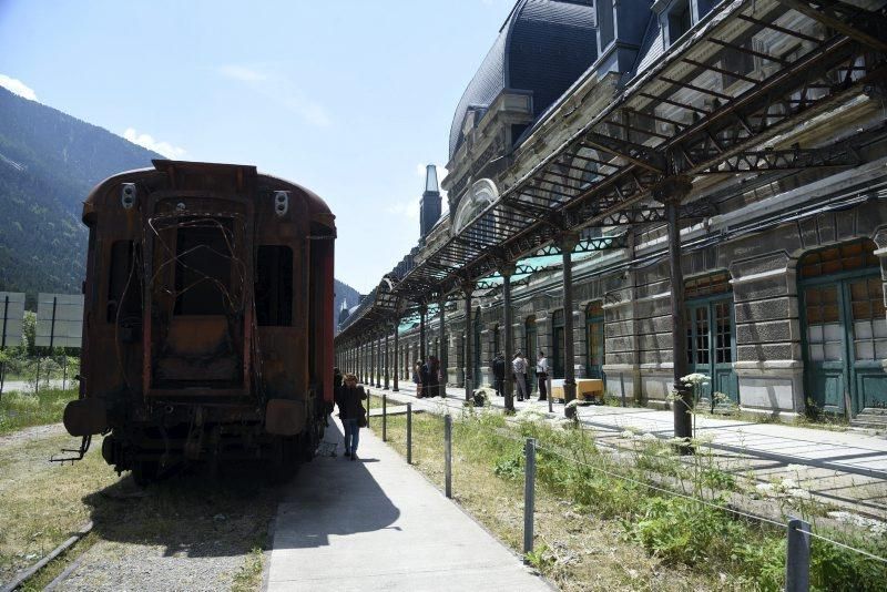 Reapertura de la línea ferroviaria internacional de Canfranc