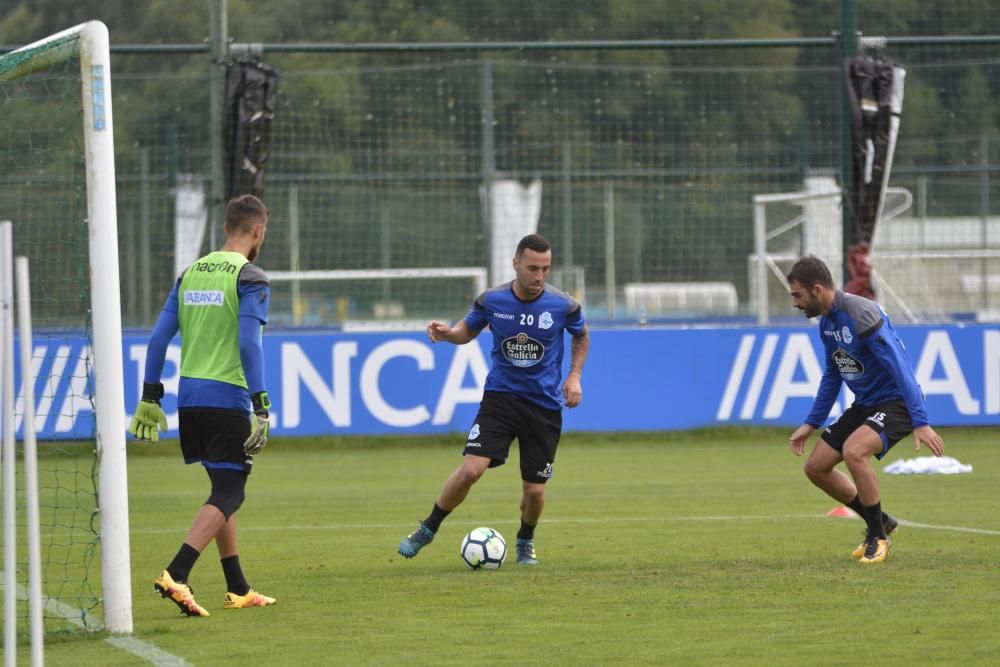 El internacional suizo se ha reincorporado este martes a los entrenamientos del Deportivo para preparar el partido ante la Real Sociedad.