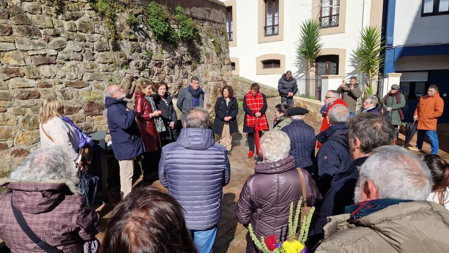 Colunga rinde tributo a las víctimas del nazismo