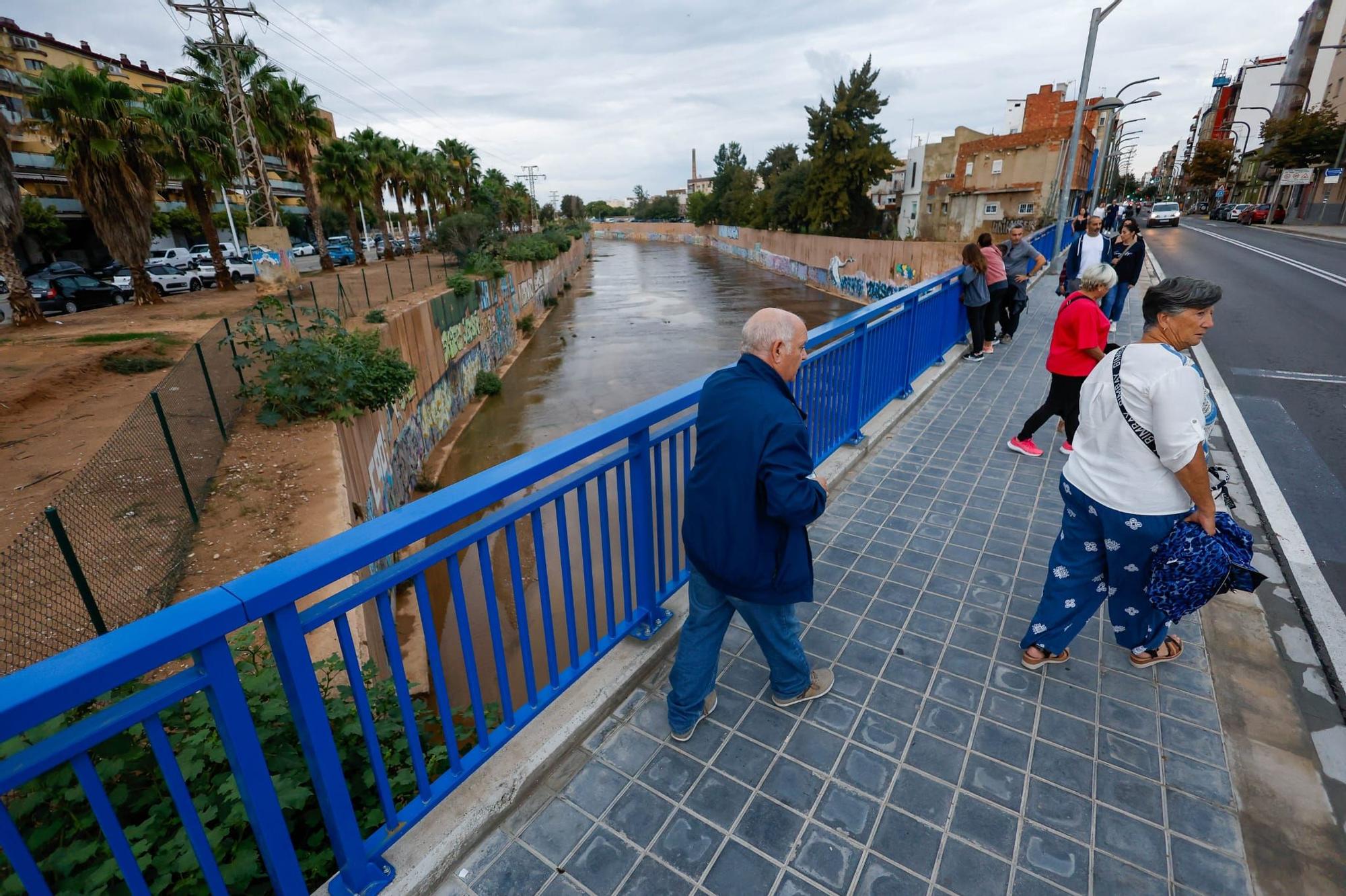 Así está el barranco del Poyo a su paso por Catarroja este jueves 9 de octubre en plena dana Alice