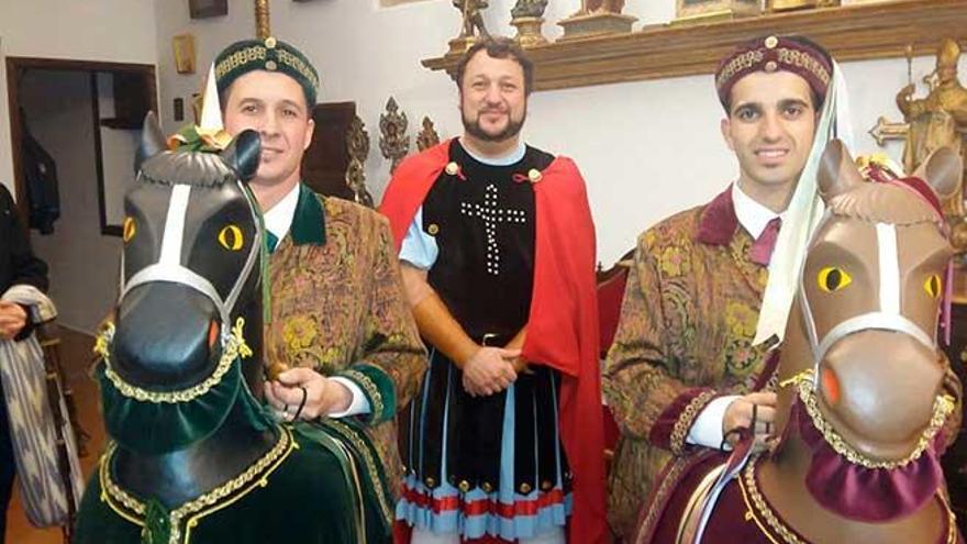 Los &#039;cavallets&#039; danzan en Pollença en honor a Sant Sebastià