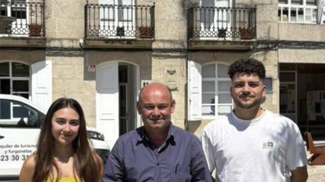 Os estudantes e o alcalde.   | //D.P.
