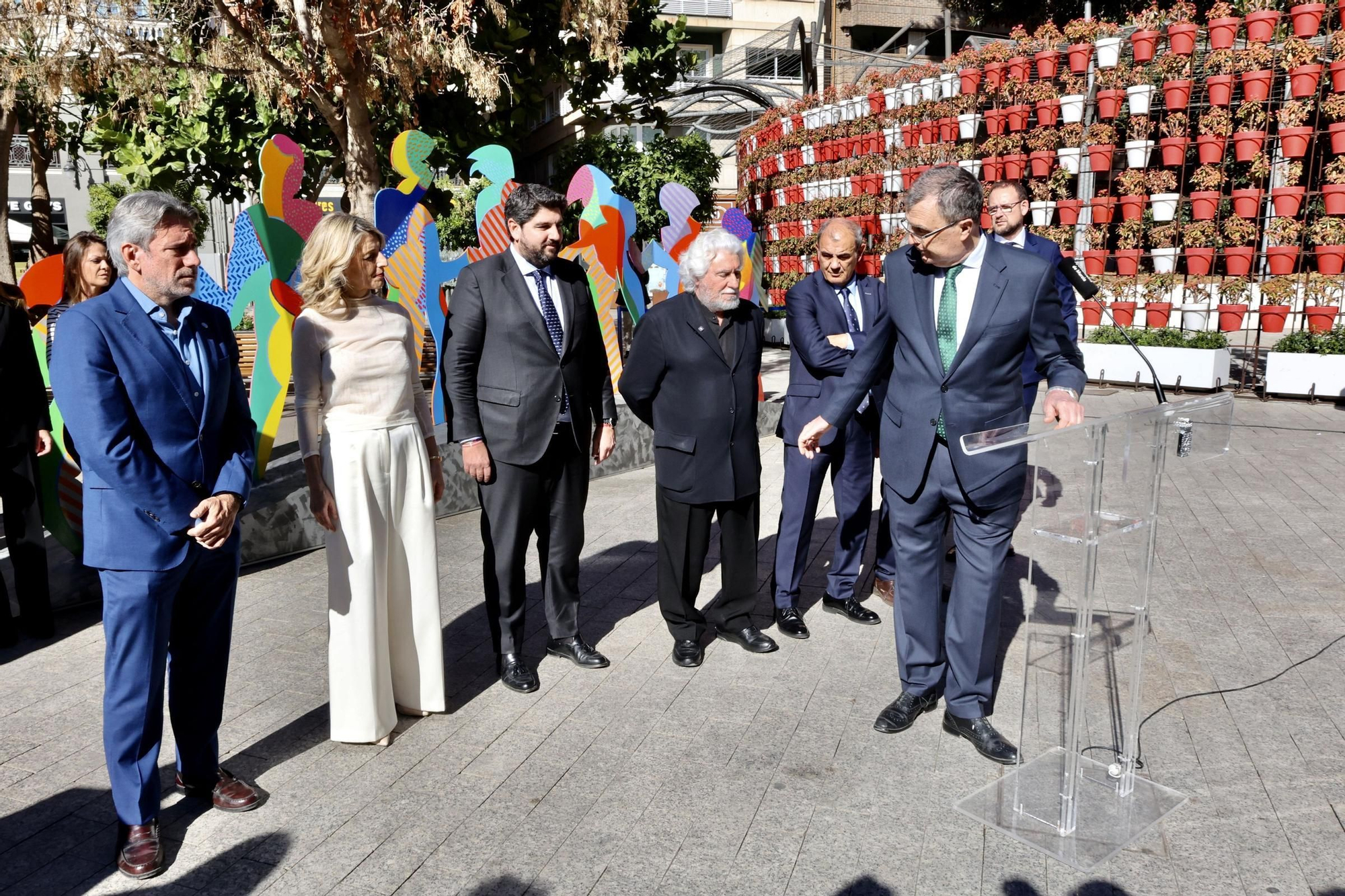 La inauguración de la obra de Gabarrón para conmemorar que Murcia es Capital Española de la Economía Social, en imágenes