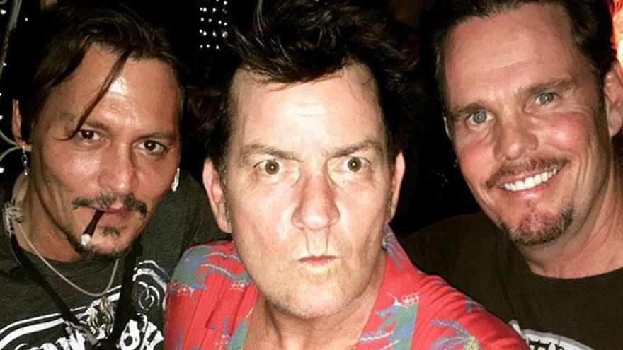 Johnny Depp, Charlie Sheen y Kevin Dillon