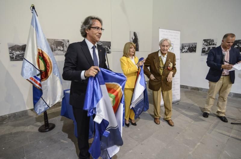 03/07/2018 STA. MARÍA DE GUÍA. En la Casa de la Cultura de Santa María de Guía, tuvo lugar el acto conmemorativo del 44 aniversario de la Mancomunidad del Norte ,en el que se entregaron las banderas oficial de la Mancomunidad, diseñada por el artista norteño Pepe Dámaso, a todos los Ayuntamientos del norte de Gran Canaria. FOTO: J. PÉREZ CURBELO  | 03/07/2018 | Fotógrafo: José Pérez Curbelo