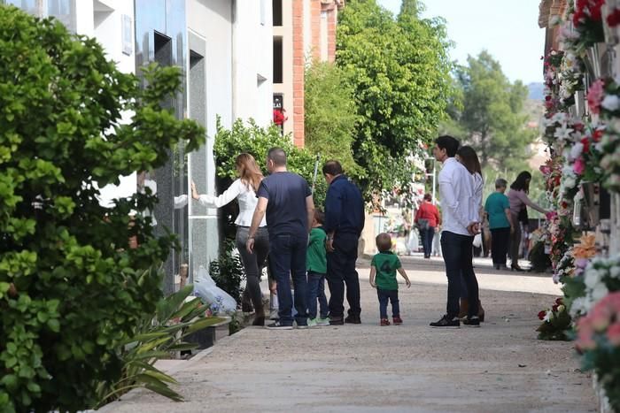 Día de Todos los Santos en el cementerio de Lorca