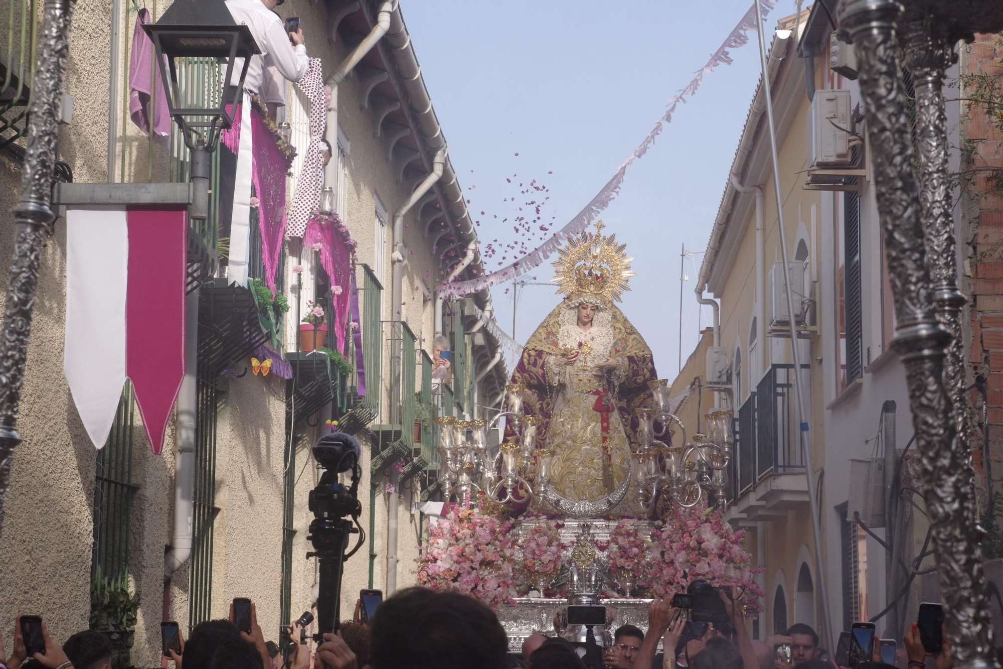 La procesión de la Virgen de la Trinidad este sábado por su festividad en Pentecostés, en imágenes