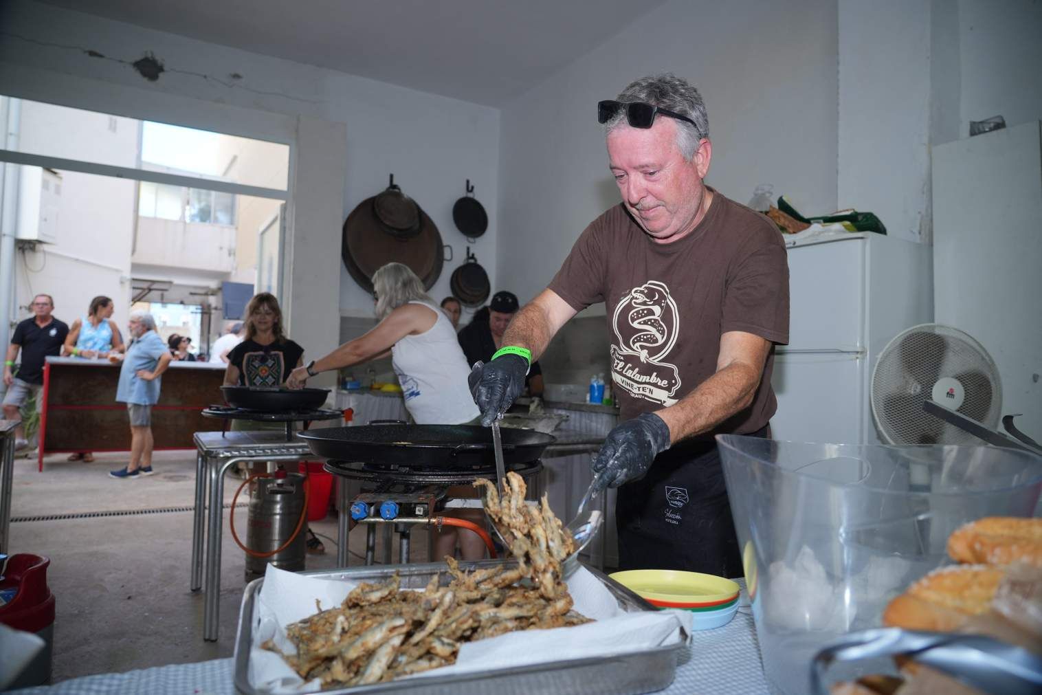 El Grau da inicio a las fiestas de Sant Pere con pólvora, bous y música