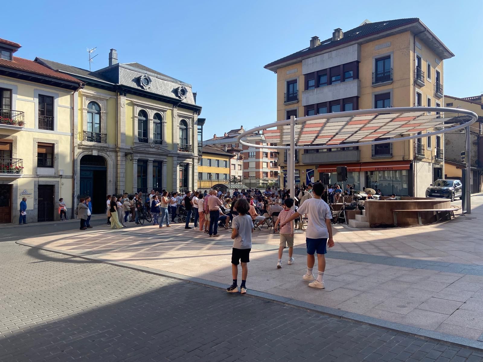 Grado arranca con música el programa "Emplazarte" de "cultura de calle"